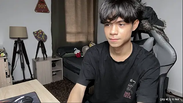 Snapshot of OopsAgain_ chatting on February 22, 2026, 10:19 pm OopsAgain online show from February 22, 2026, 10:19 pm