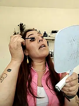 denissebombon online show from February 4, 2026, 6:25 pm