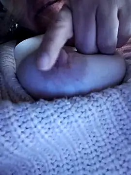 denissebombon online show from February 5, 2026, 11:20 pm