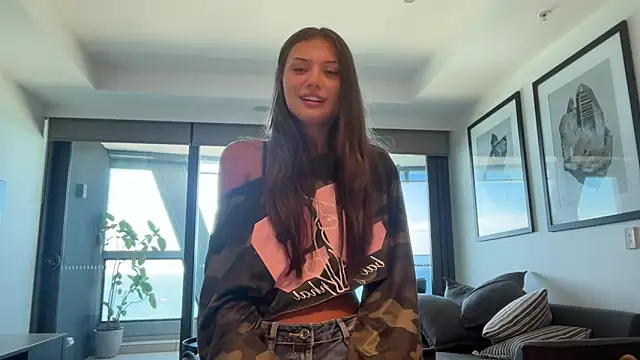 cassiess1 online show from February 12, 2026, 4:07 am