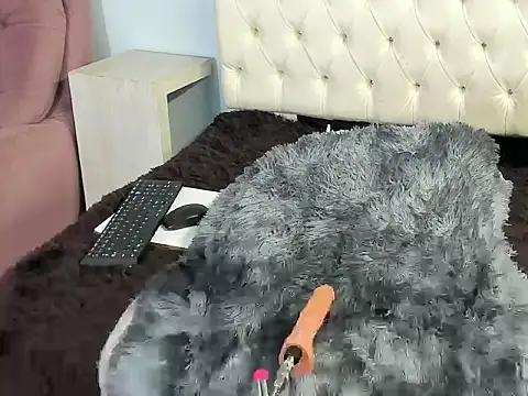 Snapshot of Sally_Moonn chatting on October 27, 2025, 7:40 pm Sally Moonn online show from October 27, 2025, 7:40 pm