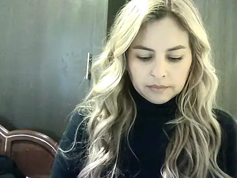 Snapshot of Valery__Rouse_ chatting on October 1, 2025, 8:15 pm Valery Rouse online show from October 1, 2025, 8:15 pm