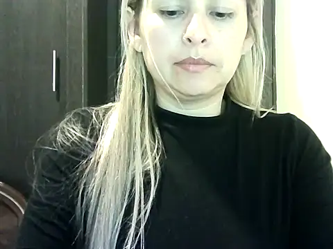 Snapshot of Valery__Rouse_ chatting on November 2, 2025, 3:31 am Valery Rouse online show from November 2, 2025, 3:31 am