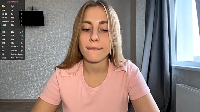 DreamyOlivia online show from November 2, 2025, 11:23 am