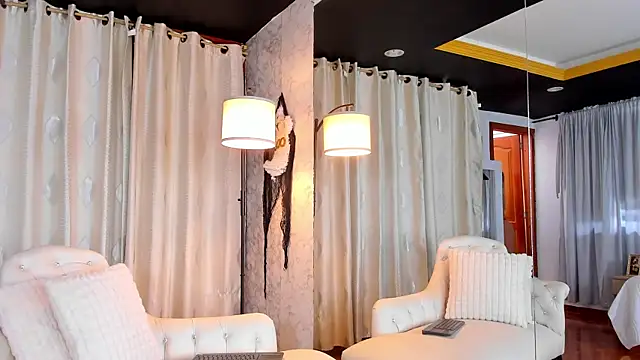 Snapshot of Zarajener chatting on October 23, 2025, 5:23 pm Zarajener online show from October 23, 2025, 5:23 pm