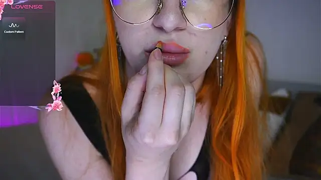 DaddysLittleSlutfox online show from July 22, 2026, 3:48 pm