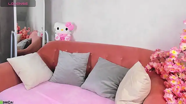 Snapshot of Lynn_Martin chatting on October 6, 2025, 1:03 am Lynn Martin online show from October 6, 2025, 1:03 am