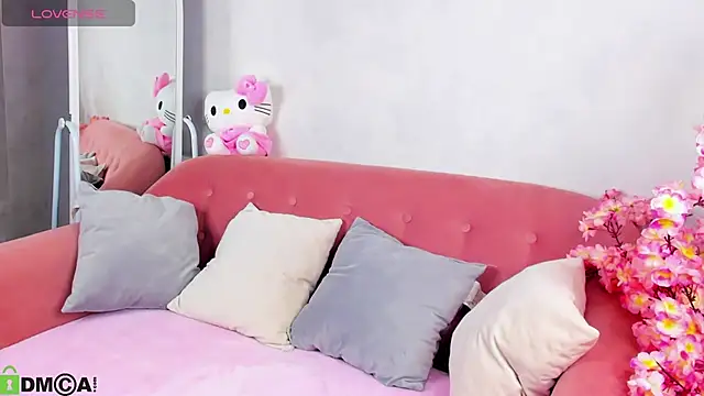 Snapshot of Lynn_Martin chatting on October 7, 2025, 1:03 am Lynn Martin online show from October 7, 2025, 1:03 am