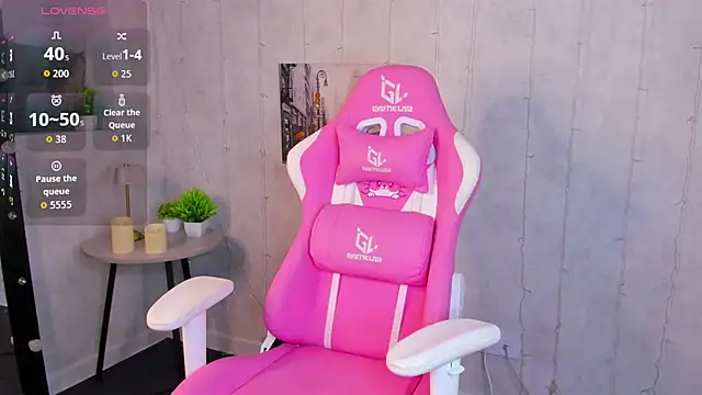 Snapshot of Lynn_Martin chatting on October 25, 2025, 11:21 pm Lynn Martin online show from October 25, 2025, 11:21 pm