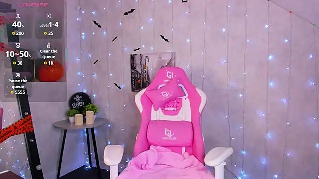 Snapshot of Lynn_Martin chatting on November 2, 2025, 1:08 am Lynn Martin online show from November 2, 2025, 1:08 am