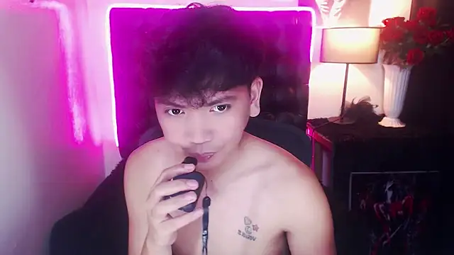 Snapshot of Asianbluefuckerrrr chatting on September 22, 2025, 5:53 am Asianbluefuckerrrr online show from September 22, 2025, 5:53 am