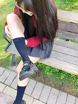 shaoshao-7758 online show from April 17, 2026, 12:57 am