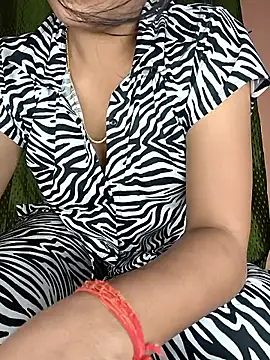 Hott Archana online show from November 27, 2025, 6:32 pm