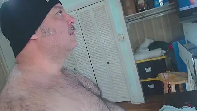 Snapshot of bullmusclejoe chatting on January 11, 2026, 12:04 am bullmusclejoe online show from January 11, 2026, 12:04 am