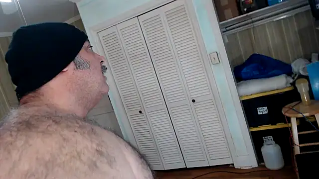 Snapshot of bullmusclejoe chatting on February 16, 2026, 11:39 am bullmusclejoe online show from February 16, 2026, 11:39 am