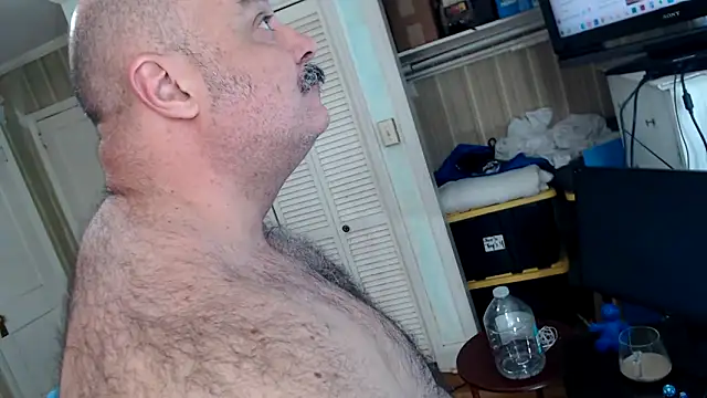 Snapshot of bullmusclejoe chatting on March 5, 2026, 6:59 pm bullmusclejoe online show from March 5, 2026, 6:59 pm