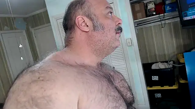 Snapshot of bullmusclejoe chatting on March 30, 2026, 10:44 pm bullmusclejoe online show from March 30, 2026, 10:44 pm