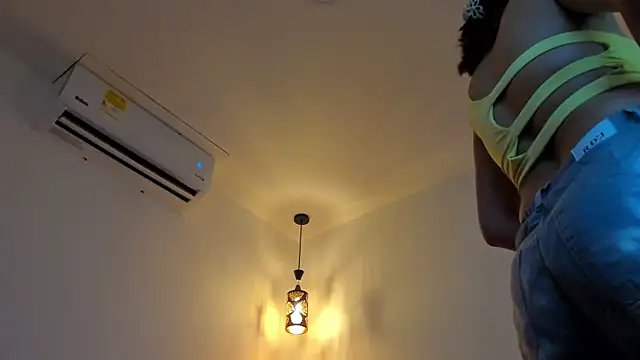 Snapshot of kaylajhonnes6 chatting on September 19, 2025, 1:45 pm kaylajhonnes6 online show from September 19, 2025, 1:45 pm