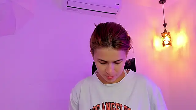 Snapshot of kaylajhonnes6 chatting on September 24, 2025, 2:20 pm kaylajhonnes6 online show from September 24, 2025, 2:20 pm