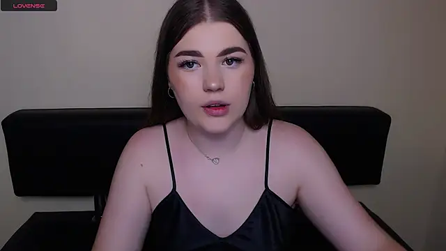 LiaFlow  online show from September 9, 2025, 12:48 pm