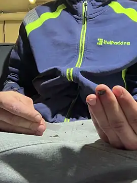 Snapshot of 420boy__ chatting on November 12, 2025, 9:14 pm 420boy online show from November 12, 2025, 9:14 pm