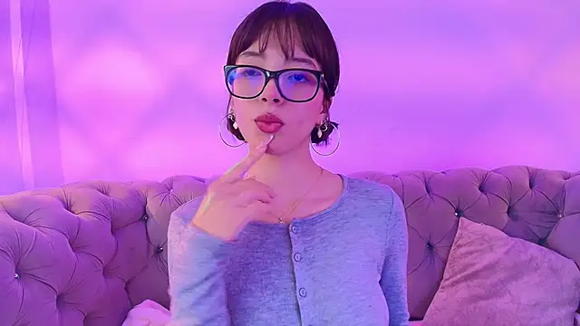 Snapshot of Sweet_1Angel chatting on September 21, 2025, 11:45 am Sweet 1Angel online show from September 21, 2025, 11:45 am