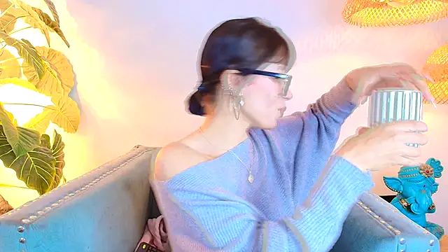 Snapshot of Sweet_1Angel chatting on September 26, 2025, 12:31 pm Sweet 1Angel online show from September 26, 2025, 12:31 pm