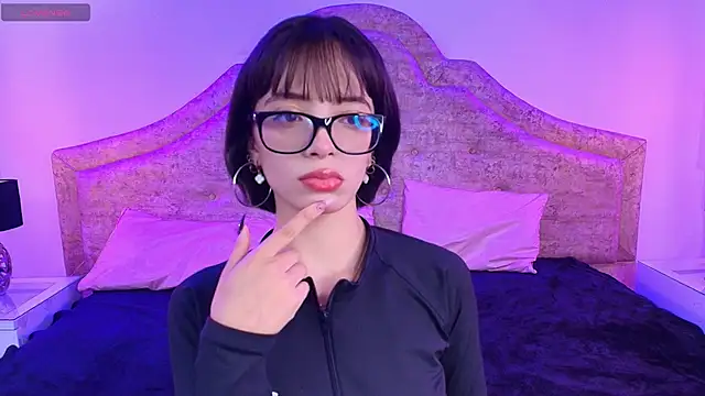 Snapshot of Sweet_1Angel chatting on October 18, 2025, 12:06 pm Sweet 1Angel online show from October 18, 2025, 12:06 pm