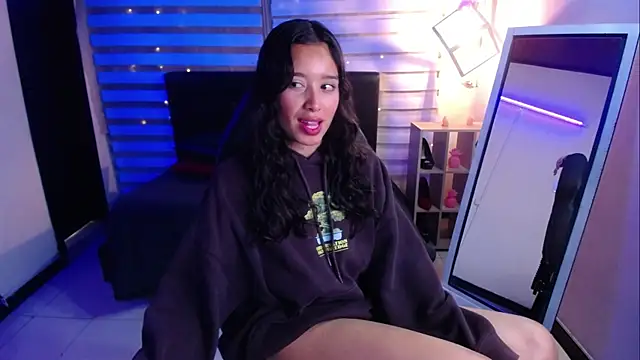 Snapshot of _Mia_Evans_1 chatting on October 6, 2025, 1:08 pm  Mia Evans 1 online show from October 6, 2025, 1:08 pm