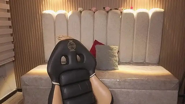 Snapshot of _Mia_Evans_1 chatting on February 24, 2026, 8:29 pm Mia Evans 1 online show from February 24, 2026, 8:29 pm