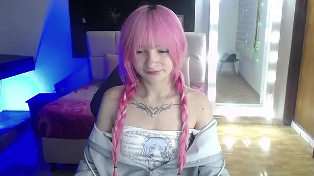  Charlotte Collins  online show from May 7, 2026, 3:06 pm