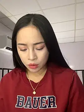 Gjienjr94 online show from September 19, 2025, 12:39 pm