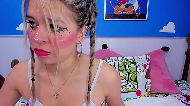 Snapshot of miss__evolet chatting on January 15, 2026, 11:04 am miss evolet online show from January 15, 2026, 11:04 am