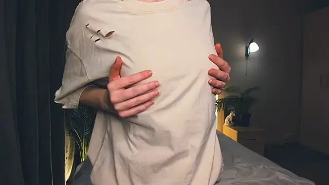 Snapshot of exposed_lizzy chatting on September 21, 2025, 7:48 pm exposed lizzy online show from September 21, 2025, 7:48 pm