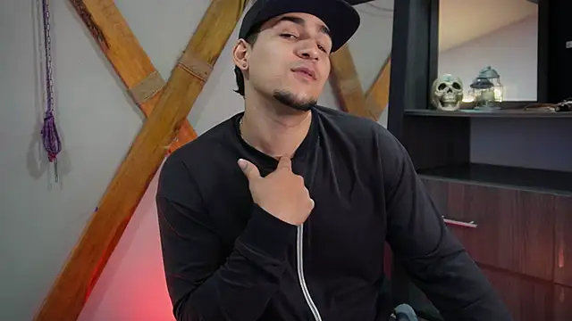 massimo vidal  online show from September 13, 2025, 12:16 pm