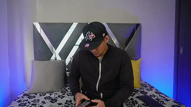 massimo vidal  online show from September 29, 2025, 12:10 pm