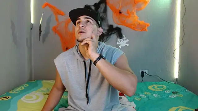 massimo vidal  online show from October 27, 2025, 2:54 pm