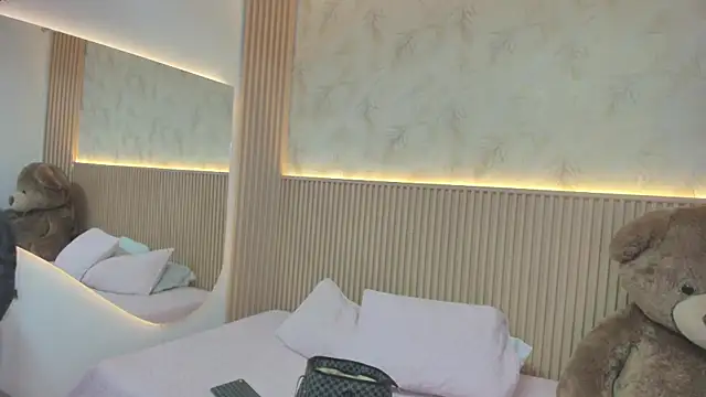 Snapshot of Liss-Reyes chatting on February 18, 2026, 12:12 pm Liss-Reyes online show from February 18, 2026, 12:12 pm