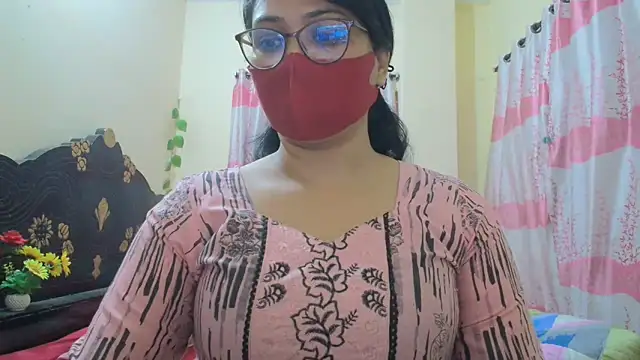 Elena cruz5 online show from March 4, 2026, 7:42 pm