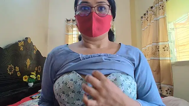 Elena cruz5 online show from June 13, 2026, 4:10 am