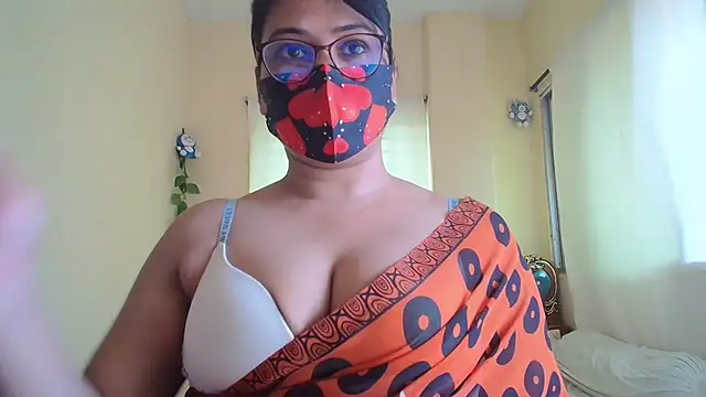 Elena cruz5 online show from August 4, 2026, 4:48 am