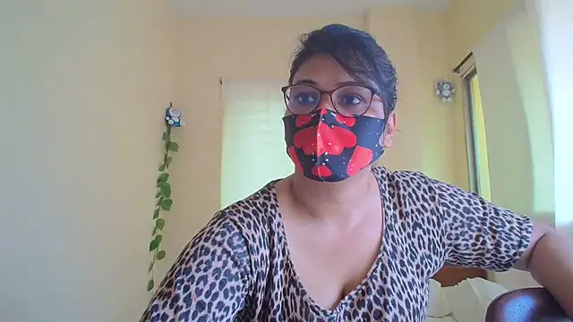 Elena cruz5 online show from August 9, 2026, 4:50 am