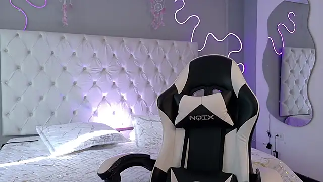 Emma visconti online show from November 30, 2025, 12:42 pm