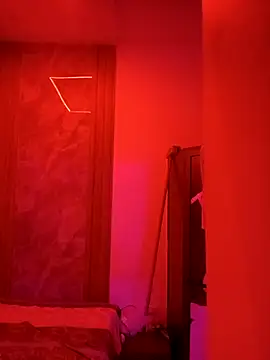 Snapshot of SaraBust chatting on October 18, 2025, 2:25 am SaraBust online show from October 18, 2025, 2:25 am