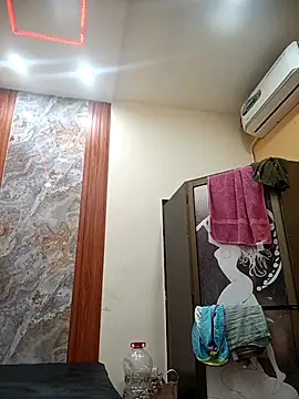 Snapshot of SaraBust chatting on October 20, 2025, 2:39 pm SaraBust online show from October 20, 2025, 2:39 pm