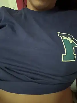 Snapshot of lulizoee chatting on March 9, 2026, 6:56 pm lulizoee online show from March 9, 2026, 6:56 pm