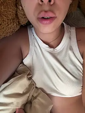 Snapshot of lulizoee chatting on March 31, 2026, 5:57 pm lulizoee online show from March 31, 2026, 5:57 pm