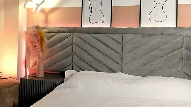 Mia Valentine  online show from September 24, 2025, 8:45 pm