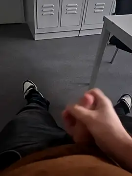 Snapshot of stunning_stallion chatting on January 11, 2026, 9:36 am stunning stallion online show from January 11, 2026, 9:36 am