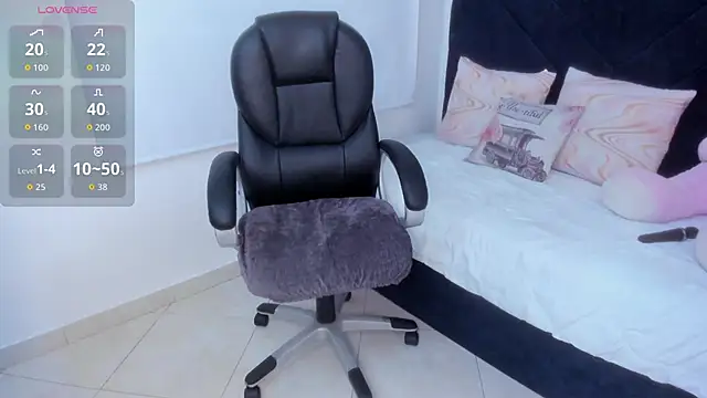 Snapshot of kate_lua chatting on December 5, 2025, 12:03 pm kate lua online show from December 5, 2025, 12:03 pm